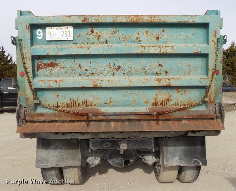 image for item DE7533 1989 International 1954 dump truck