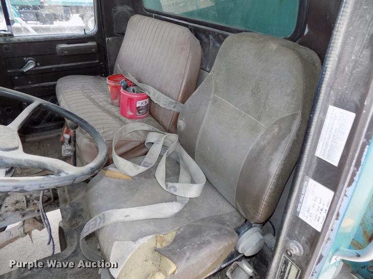 image for item DE7533 1989 International 1954 dump truck