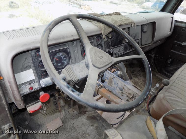 image for item DE7533 1989 International 1954 dump truck