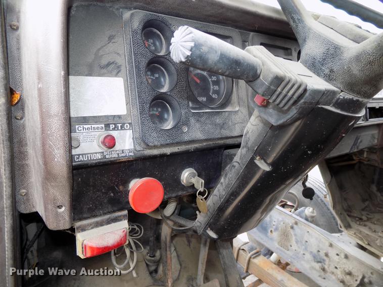 image for item DE7533 1989 International 1954 dump truck