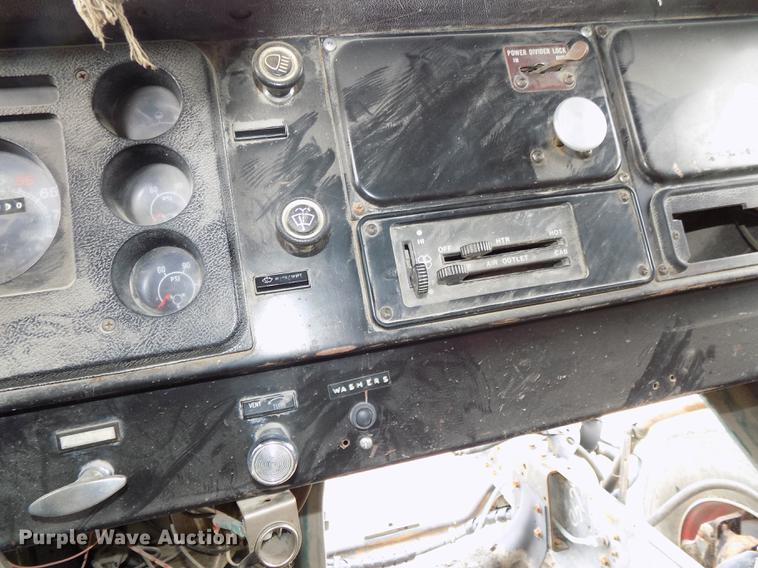 image for item DE7533 1989 International 1954 dump truck