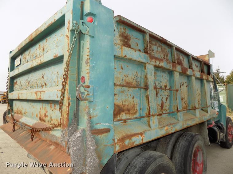 image for item DE7533 1989 International 1954 dump truck