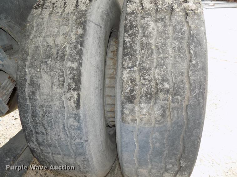 image for item DE7533 1989 International 1954 dump truck