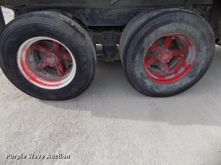 image for item DE7533 1989 International 1954 dump truck