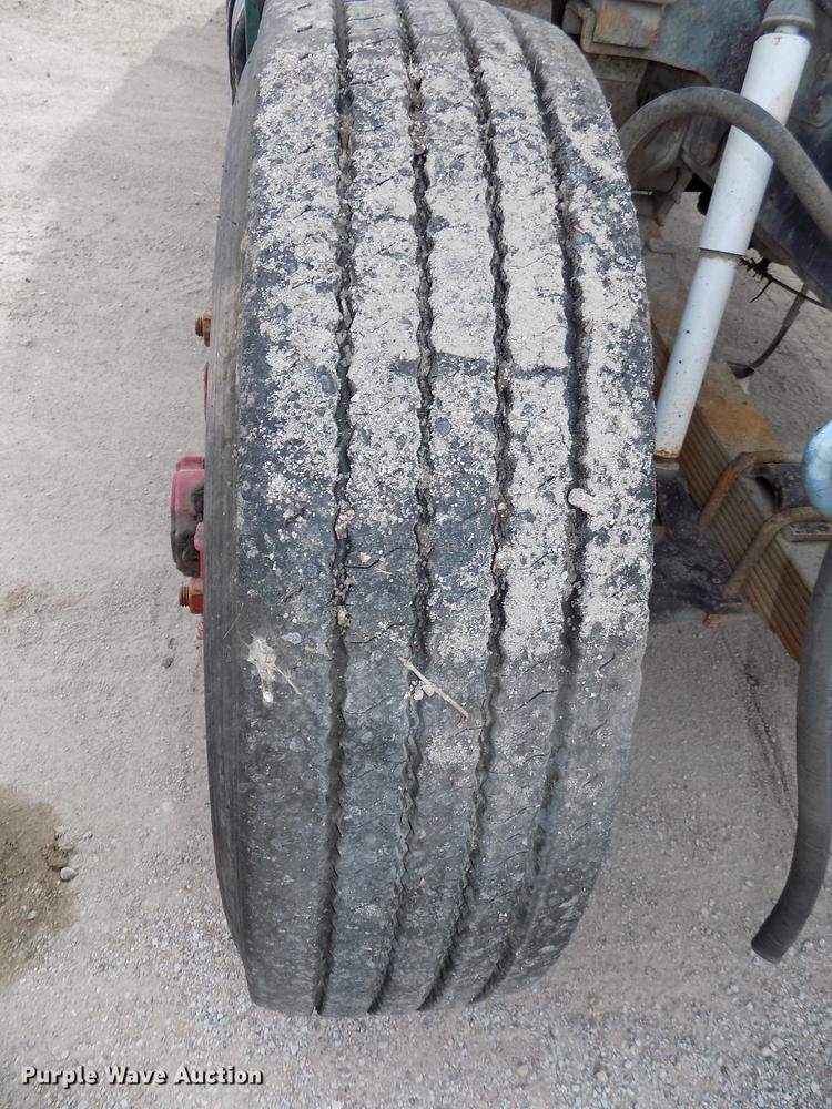 image for item DE7533 1989 International 1954 dump truck