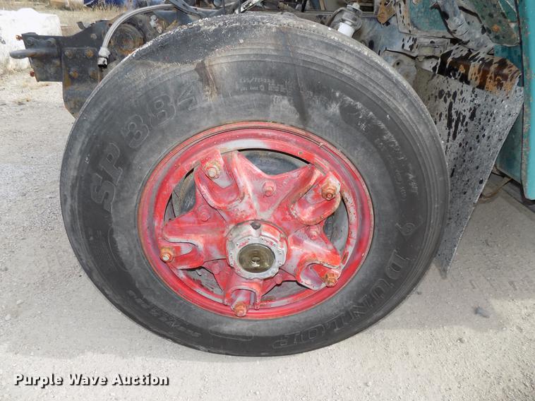 image for item DE7533 1989 International 1954 dump truck