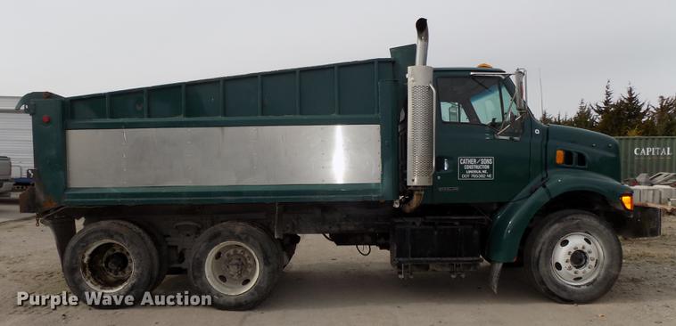 image for item DE7535 2003 Sterling LT7500 dump truck