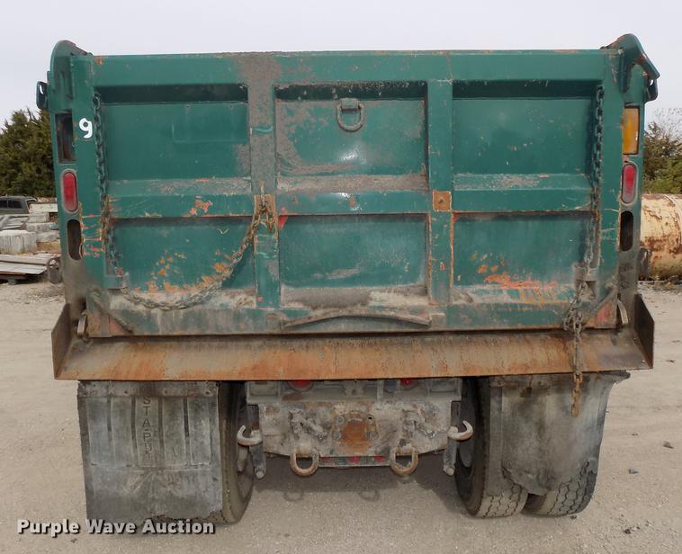 image for item DE7535 2003 Sterling LT7500 dump truck