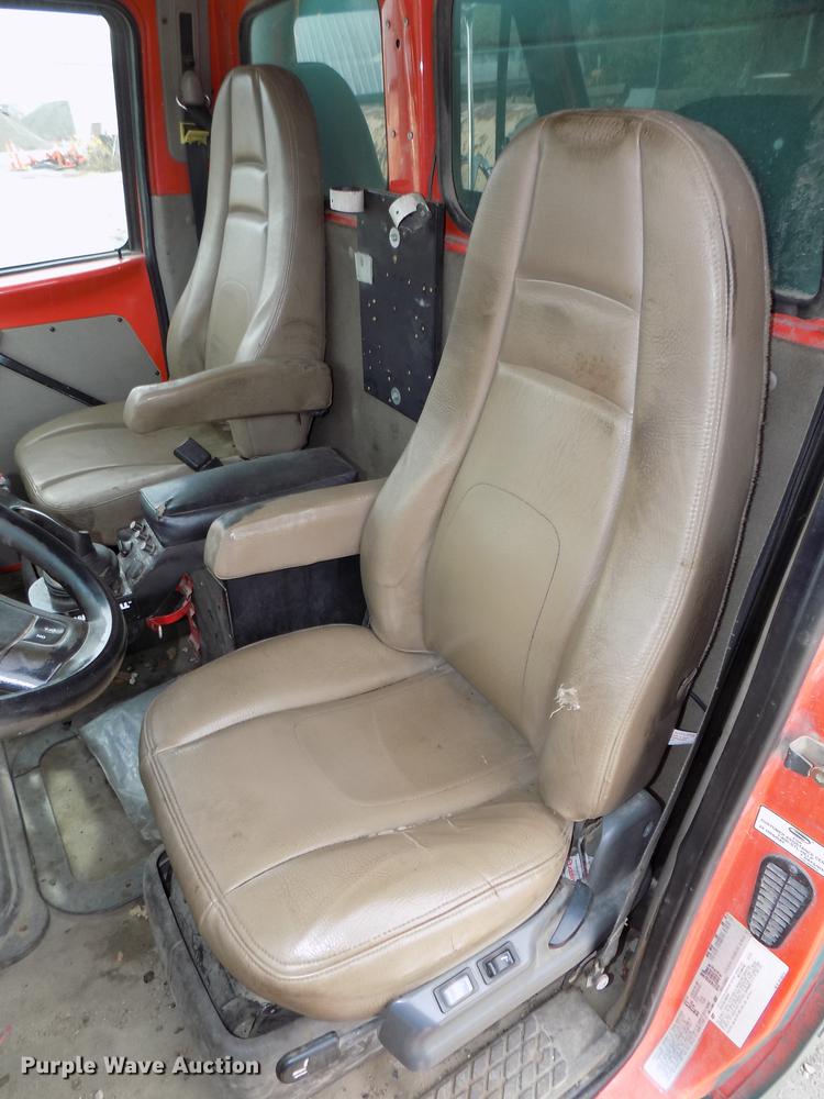 image for item DE7535 2003 Sterling LT7500 dump truck