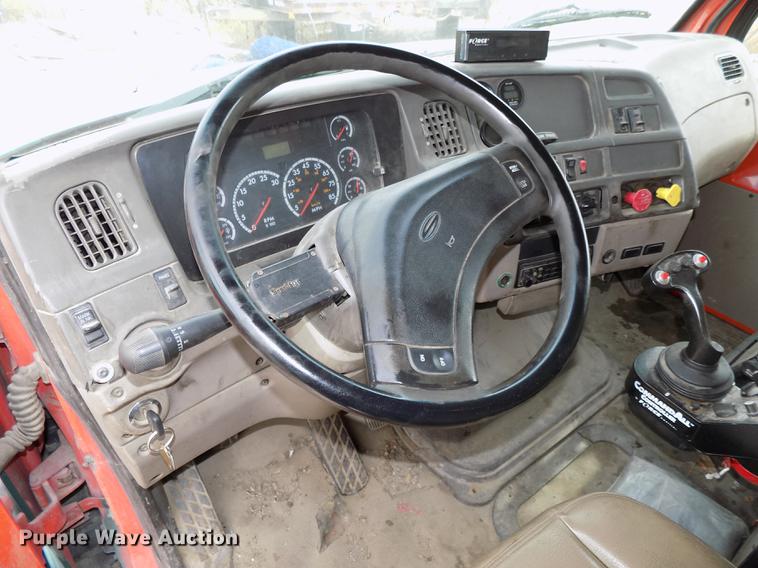 image for item DE7535 2003 Sterling LT7500 dump truck