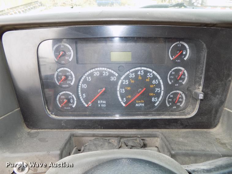 image for item DE7535 2003 Sterling LT7500 dump truck