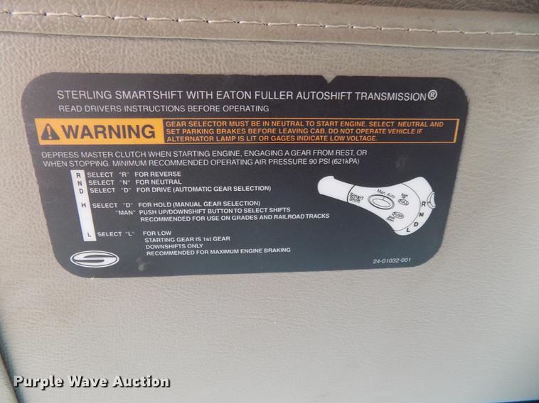 image for item DE7535 2003 Sterling LT7500 dump truck