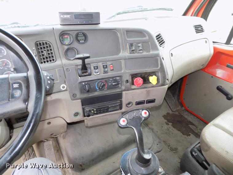 image for item DE7535 2003 Sterling LT7500 dump truck