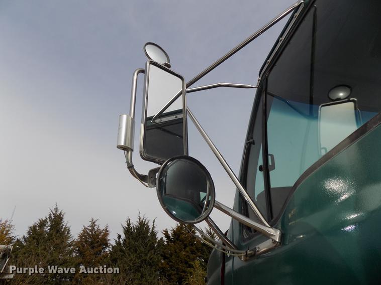 image for item DE7535 2003 Sterling LT7500 dump truck