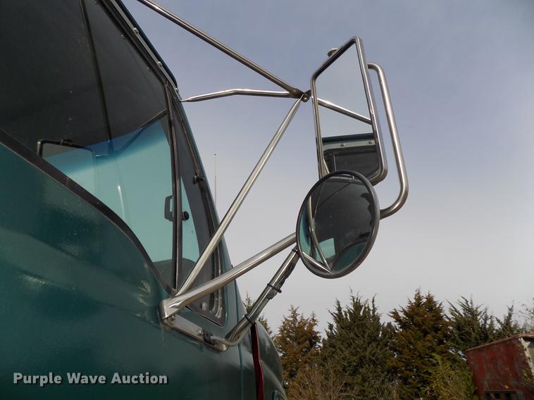 image for item DE7535 2003 Sterling LT7500 dump truck