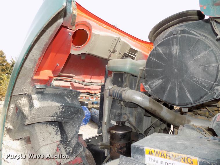 image for item DE7535 2003 Sterling LT7500 dump truck