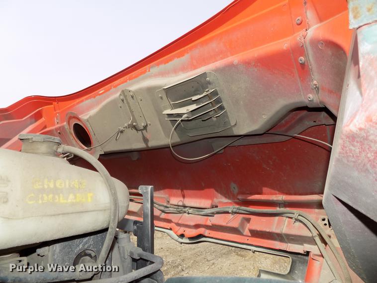 image for item DE7535 2003 Sterling LT7500 dump truck