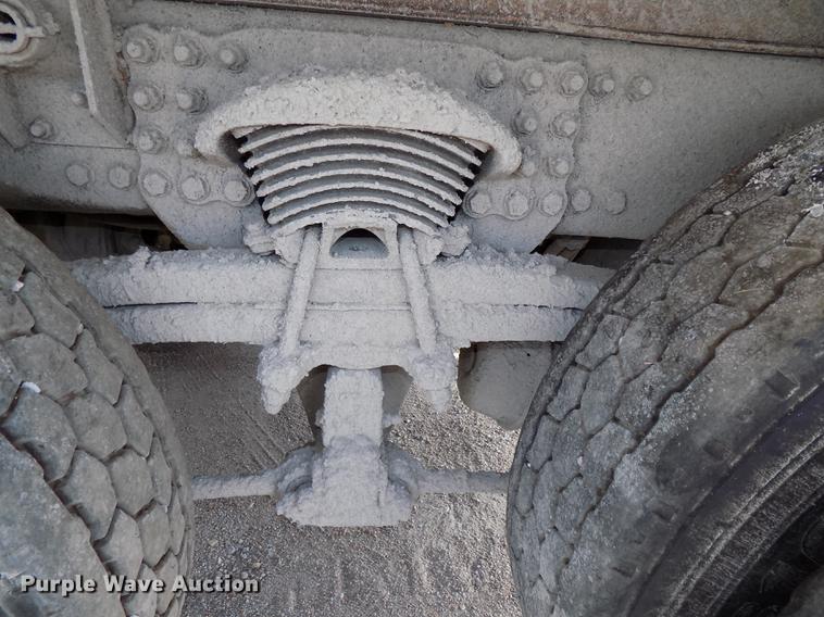 image for item DE7535 2003 Sterling LT7500 dump truck