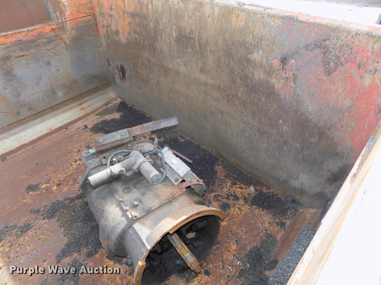 image for item DE7535 2003 Sterling LT7500 dump truck