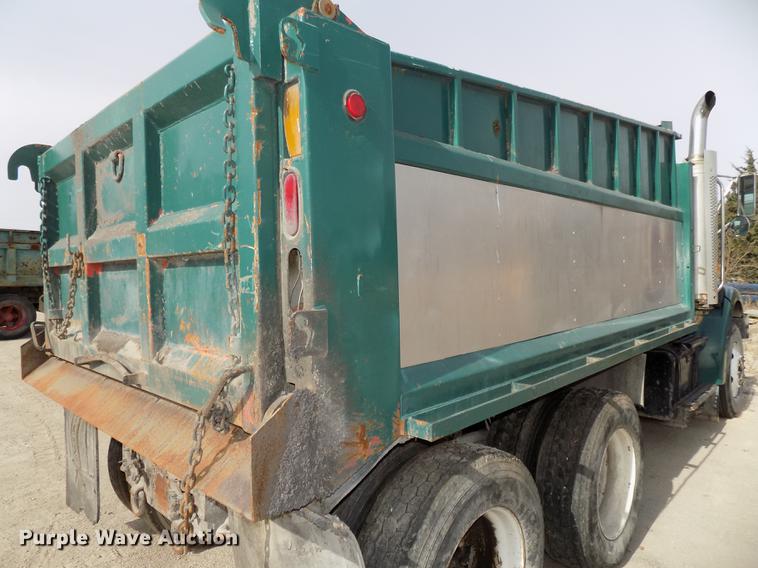image for item DE7535 2003 Sterling LT7500 dump truck