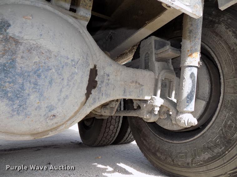 image for item DE7535 2003 Sterling LT7500 dump truck