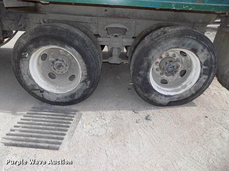 image for item DE7535 2003 Sterling LT7500 dump truck