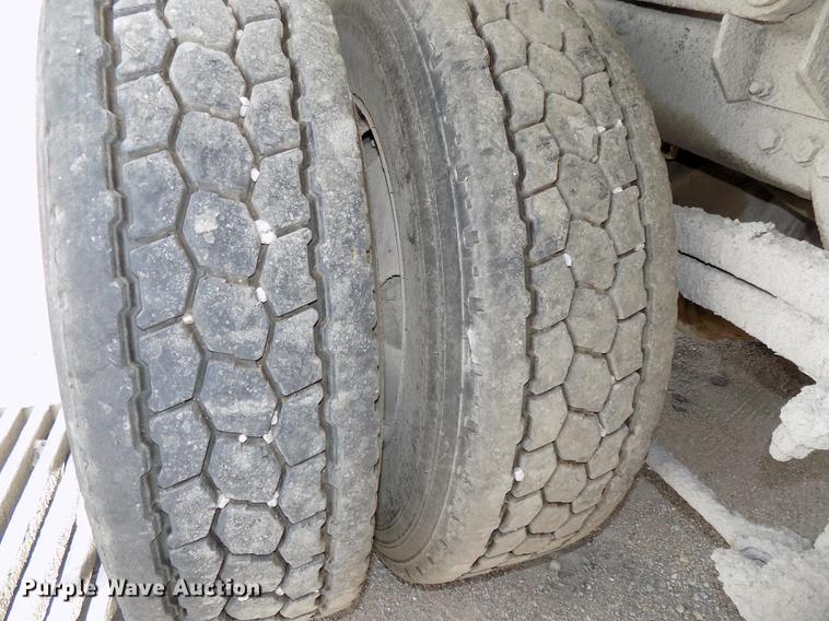 image for item DE7535 2003 Sterling LT7500 dump truck