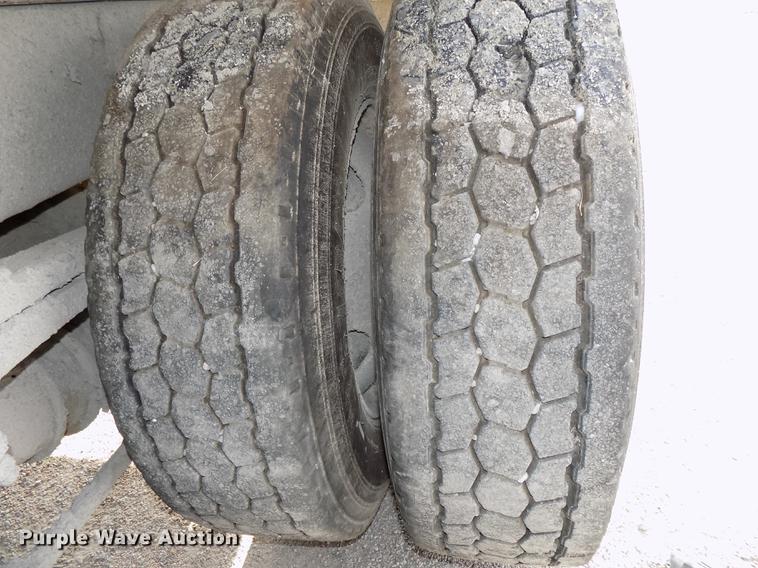 image for item DE7535 2003 Sterling LT7500 dump truck