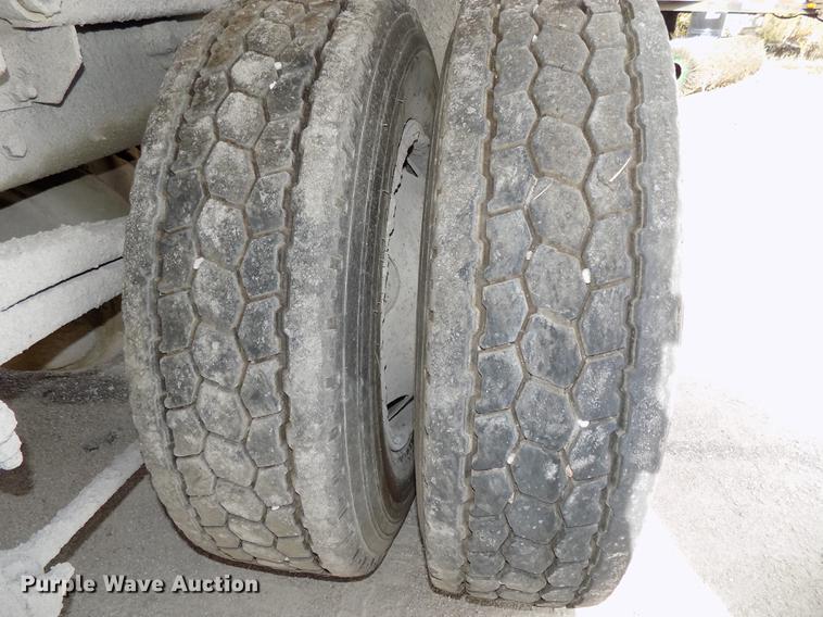 image for item DE7535 2003 Sterling LT7500 dump truck