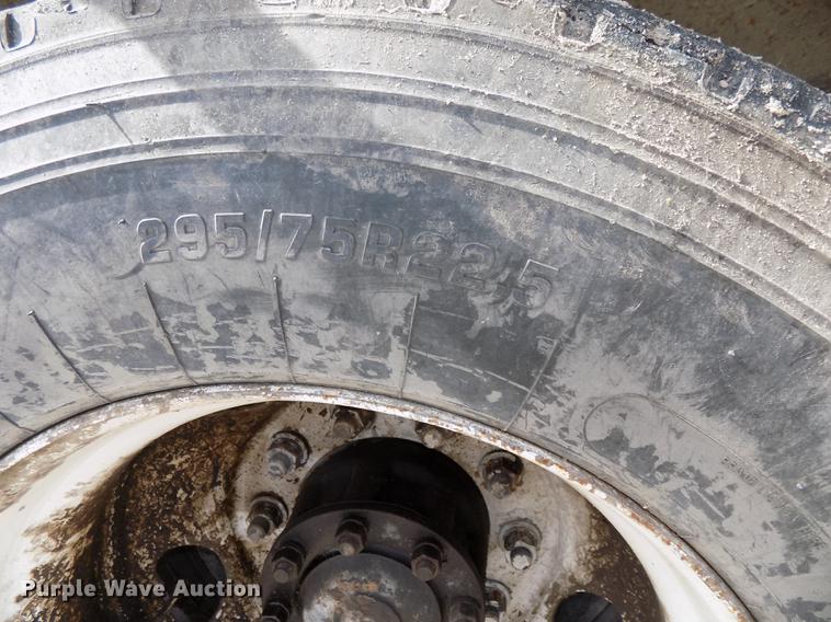 image for item DE7535 2003 Sterling LT7500 dump truck