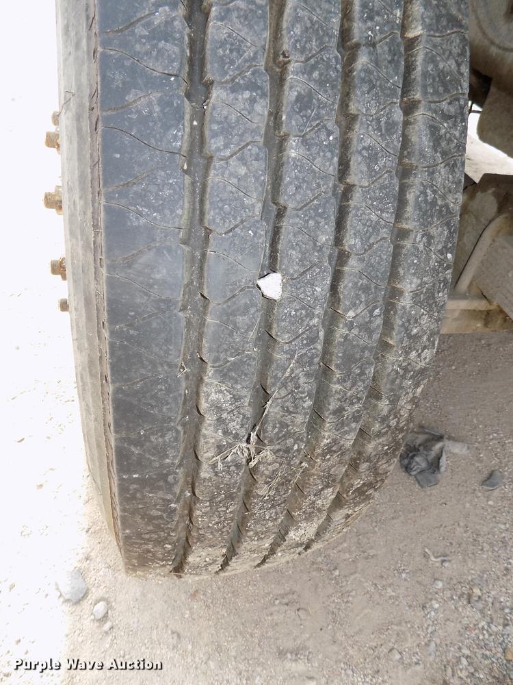 image for item DE7535 2003 Sterling LT7500 dump truck