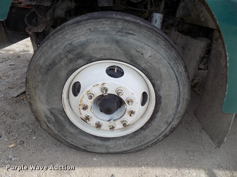 image for item DE7535 2003 Sterling LT7500 dump truck