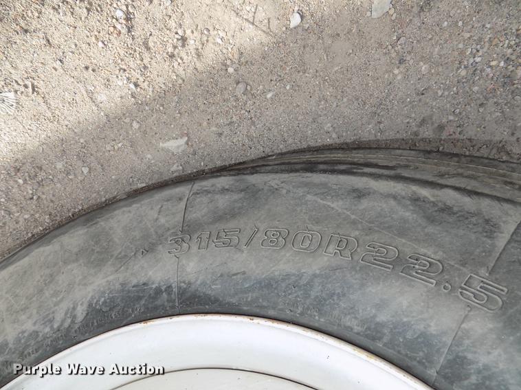 image for item DE7535 2003 Sterling LT7500 dump truck