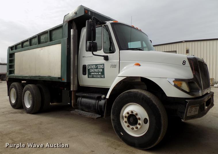 image for item DE7536 2006 International 7400 dump truck