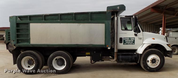 image for item DE7536 2006 International 7400 dump truck