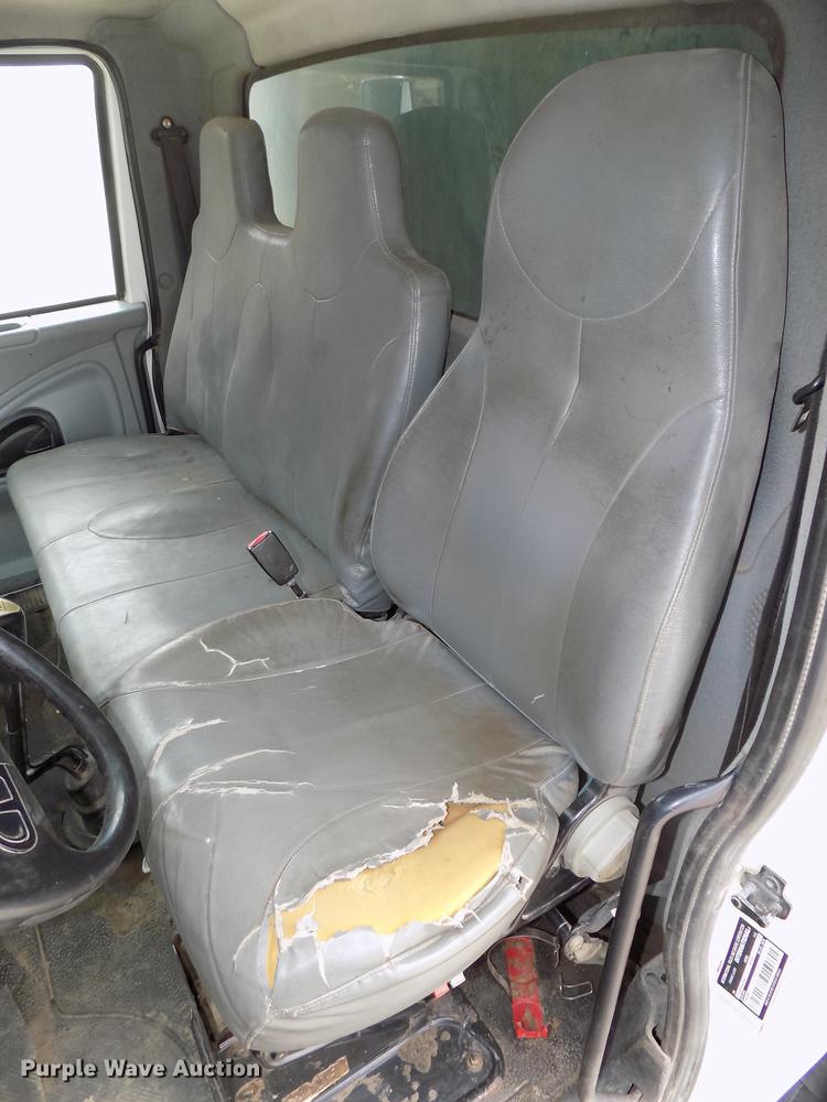 image for item DE7536 2006 International 7400 dump truck