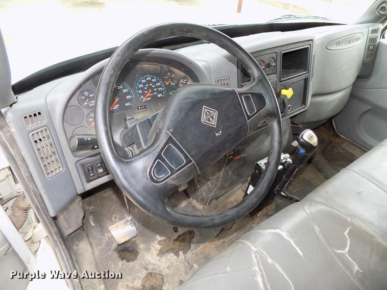 image for item DE7536 2006 International 7400 dump truck