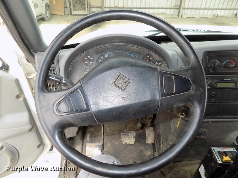 image for item DE7536 2006 International 7400 dump truck