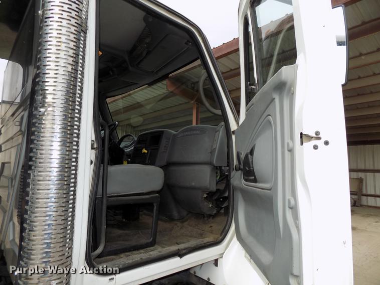 image for item DE7536 2006 International 7400 dump truck