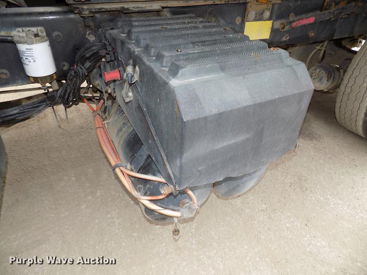 image for item DE7536 2006 International 7400 dump truck