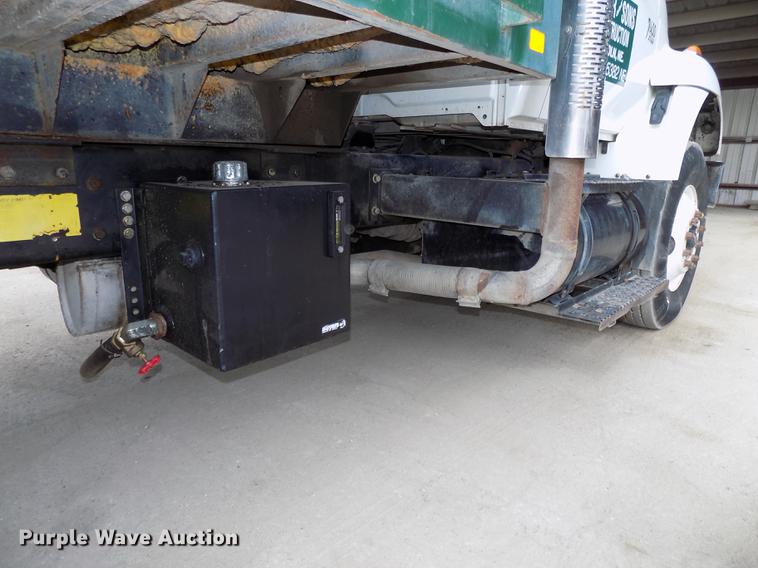 image for item DE7536 2006 International 7400 dump truck