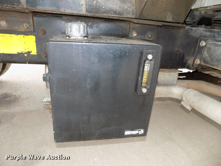 image for item DE7536 2006 International 7400 dump truck