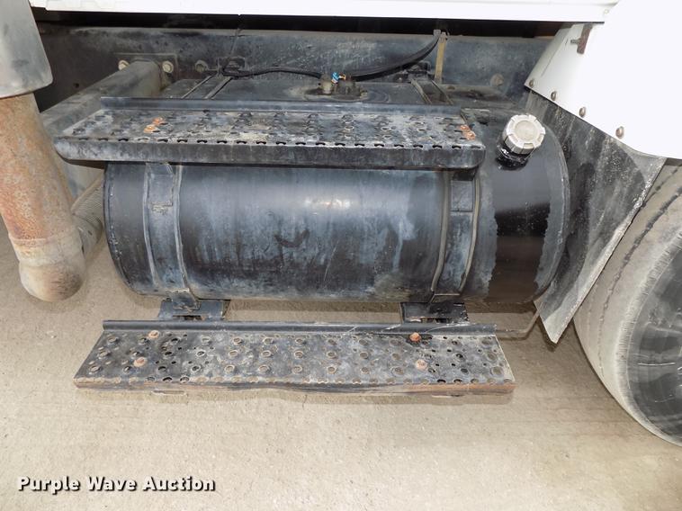 image for item DE7536 2006 International 7400 dump truck