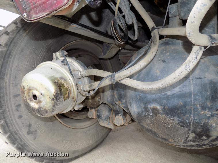 image for item DE7536 2006 International 7400 dump truck