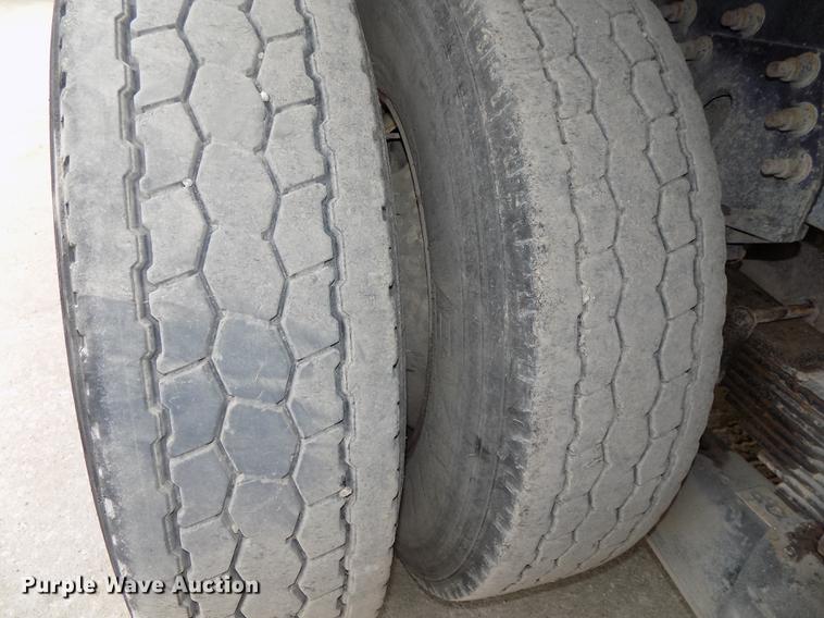 image for item DE7536 2006 International 7400 dump truck