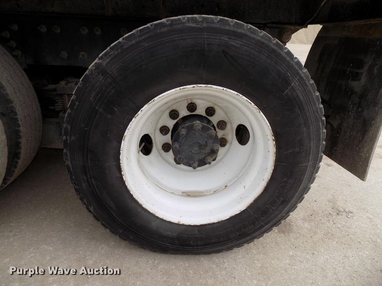 image for item DE7536 2006 International 7400 dump truck