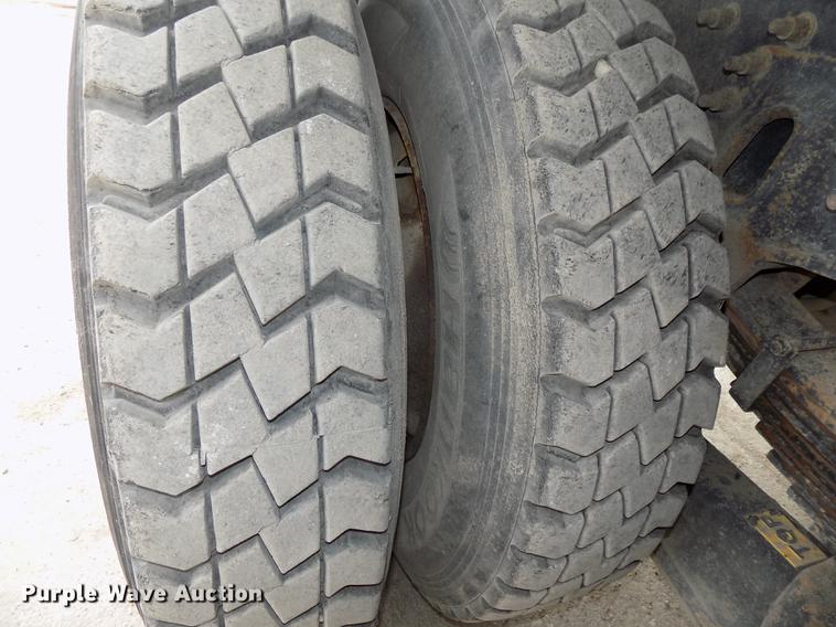 image for item DE7536 2006 International 7400 dump truck