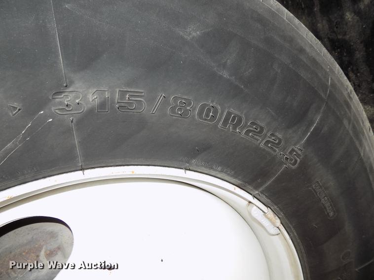 image for item DE7536 2006 International 7400 dump truck