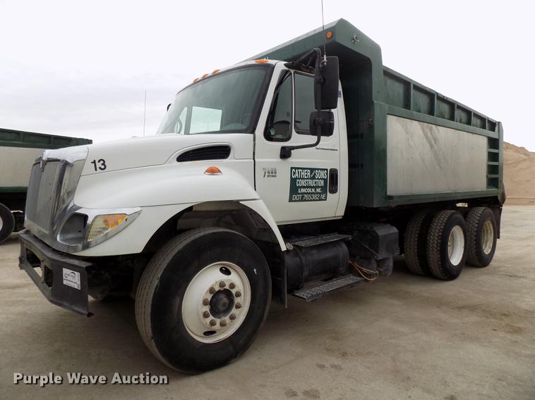 image for item DE7537 2006 International 7400 dump truck