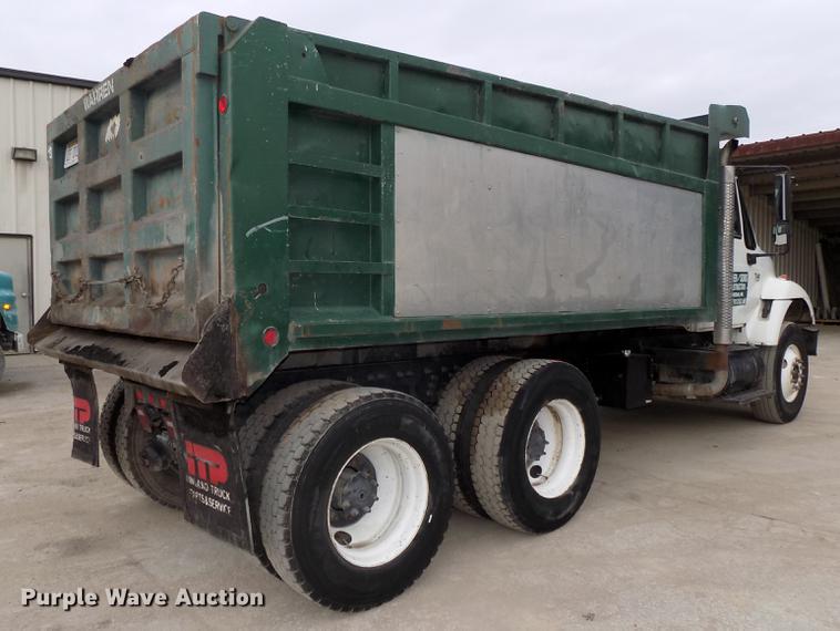 image for item DE7537 2006 International 7400 dump truck